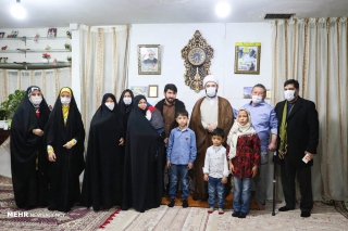 دیدار حجت الاسلام قمی با خانواده شهدا و جانبازان تیپ فاطمیون