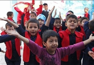 دستور رهبر انقلاب پیرامون تحصیل کودکان مهاجر در پیچ و خم موانع اداری