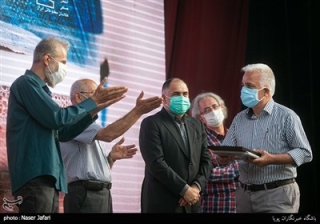 پنجمین دوره اعطای نشان عکس سال مطبوعات ایران