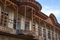 ابلاغ نقشه عرصه و ضوابط معماری 12 اثر ملی به استاندار فارس