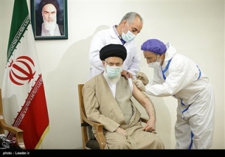 دریافت نوبت اول واکسن ایرانی کرونا توسط رهبر معظم انقلاب