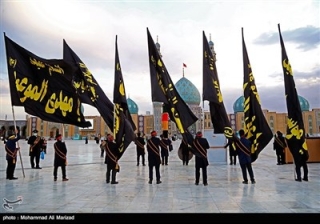 آیین تعویض پرچم گنبد مسجد جمکران