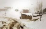 برف سنگین امروز مناطقی از کردستان روستای گاگش مهاباد را دفن کرد