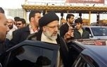 پیرمرد زنجانی وسط سخنرانی، رییس جمهور را در آغوش می‌کشد و می‌بوسد