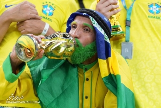 شکل و شمایل جالب هواداران برزیل و کرواسی در کادر دوربین عکاس خبرورزشی/ جام در دستان پیرمرد برزیلی