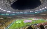 ورود علیرضا فغانی و تیم داوری به زمین برای مراسم آغاز بازی برزیل-صربستان
